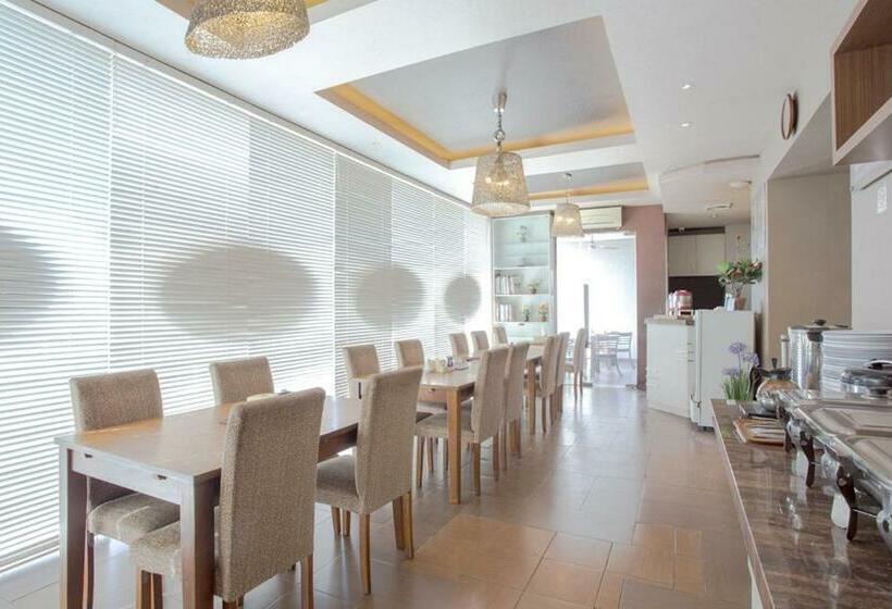 Life Emerald Hotel Surabaya