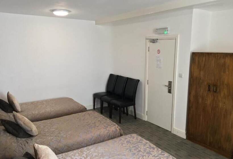 Brighton Beach Inn Hostel