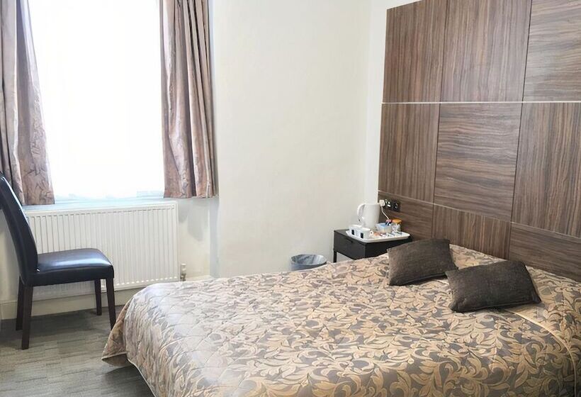 Brighton Beach Inn Hostel