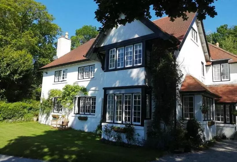 تختخواب و صبحانه Cruachan House