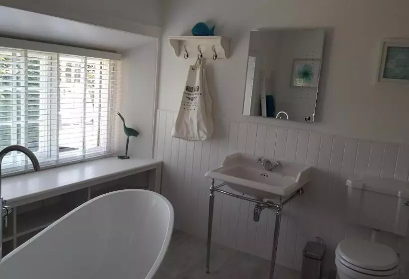 تختخواب و صبحانه Cruachan House