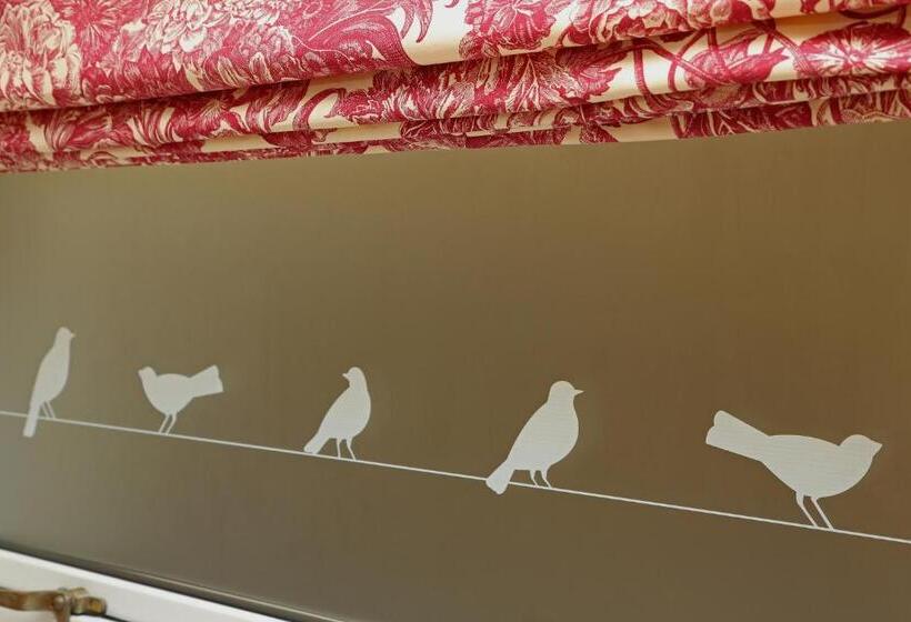 住宿加早餐  Holly Tree House