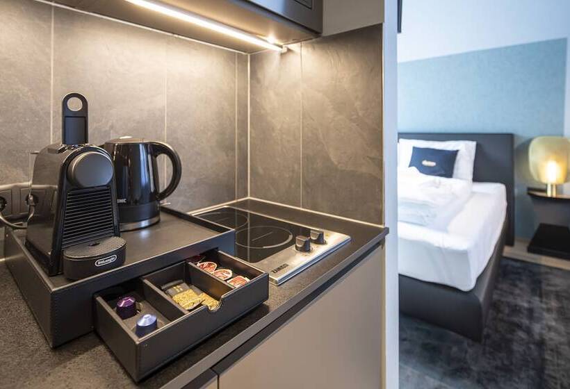 Blackhome Innsbruck City East I Contactless Check In