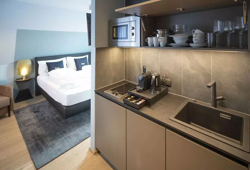 Blackhome Innsbruck City East I Contactless Check In