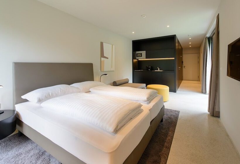 Blackhome Innsbruck City East I Contactless Check In