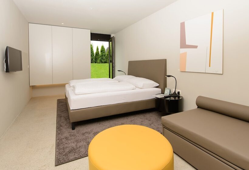 Blackhome Innsbruck City East I Contactless Check In