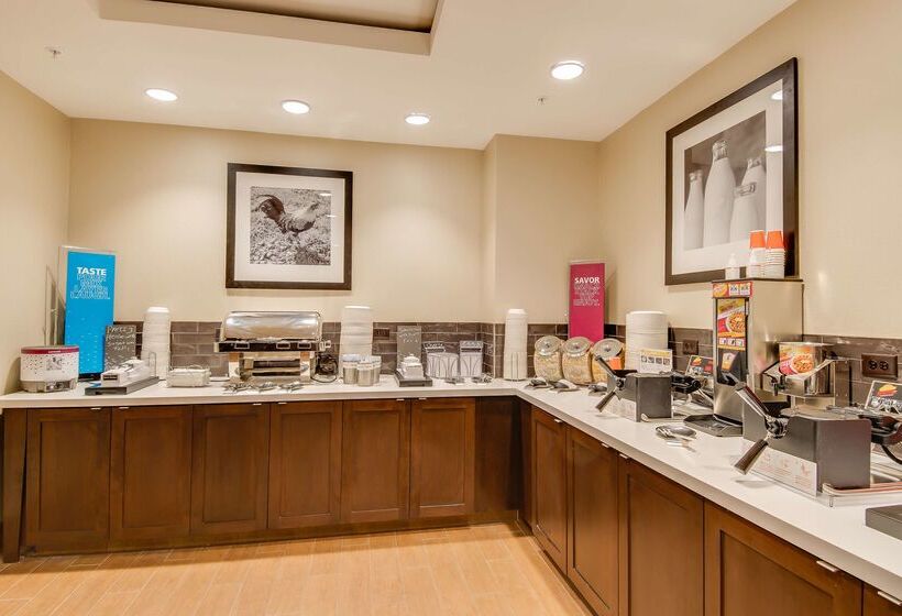 هتل Hampton Inn & Suites Los Angeles Glendale