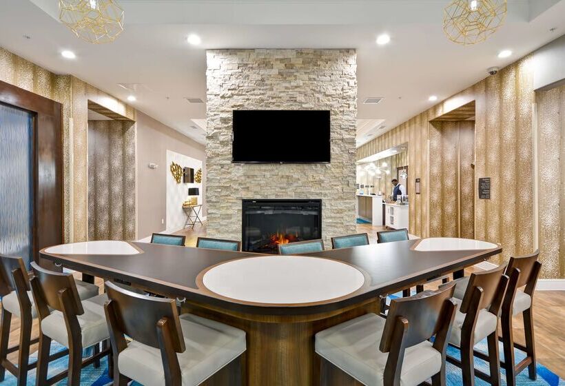 هتل Homewood Suites By Hilton Galveston