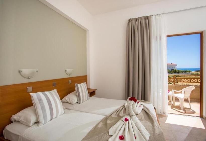 בית מלון כפרי Ledras Beach