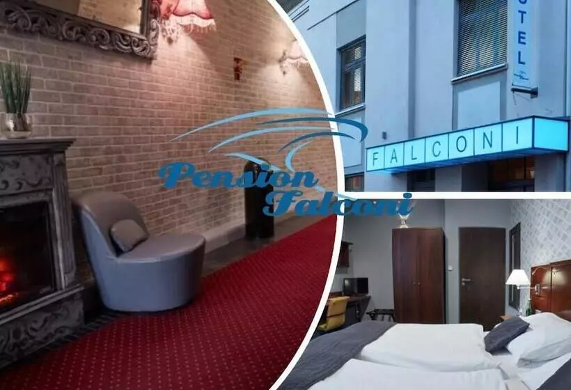 ホテル Pension Falconi