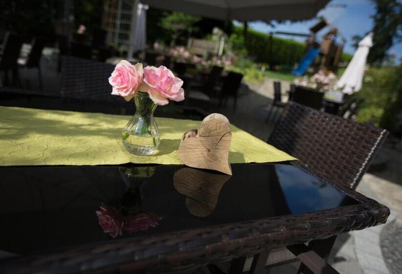 ホテル & Restaurant Am Obstgarten