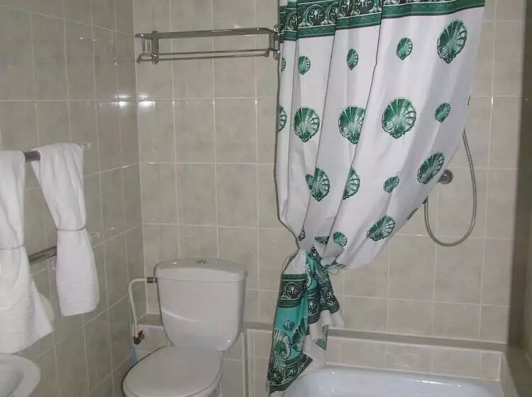 هتل Zimbru