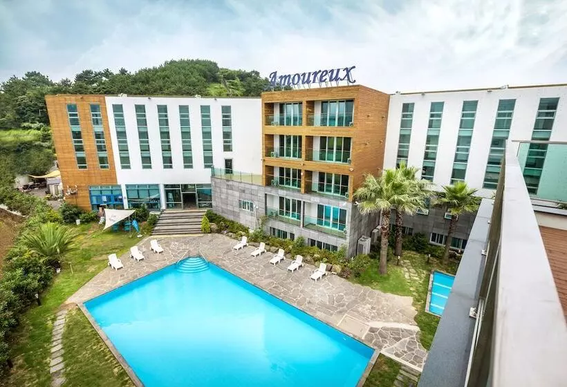 ペンション Amoureux Resort
