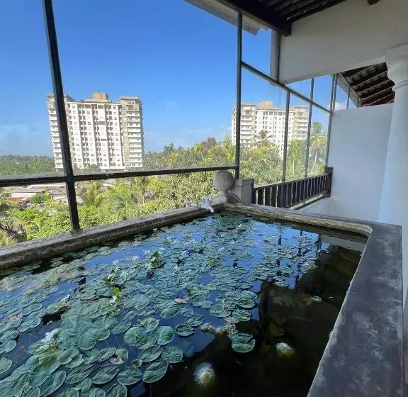 پانسیون Villa Water Lily