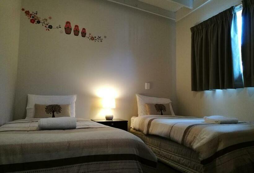 Rainbow Motel & Guest House