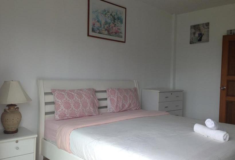 Corner Cafe Bed And Breakfast