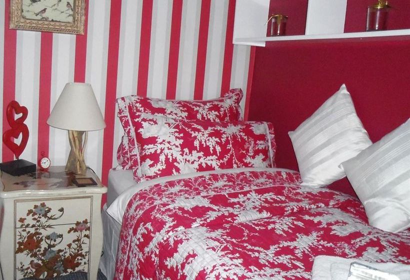 Holly House Bed & Breakfast & Apartments