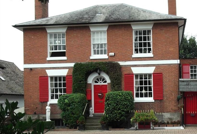 Holly House Bed & Breakfast & Apartments