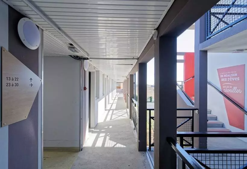 B&b Hotel Chateauroux Aéroport