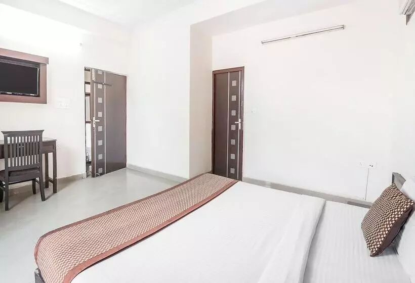 ホテル Capital O 15929 Comfort Residency