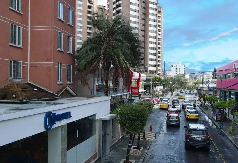 Hotelli Carolina Montecarlo