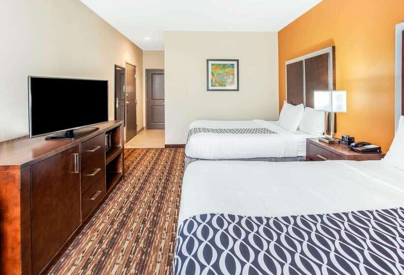 Отель La Quinta By Wyndham Gonzales Tx