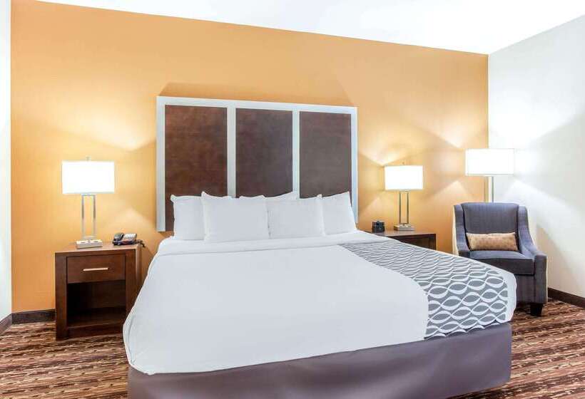 Отель La Quinta By Wyndham Gonzales Tx