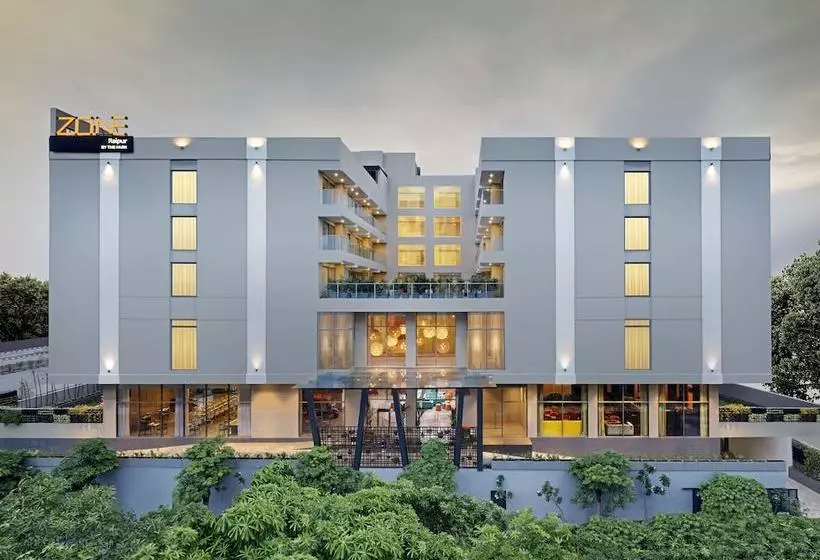 ホテル Zone By The Park Raipur