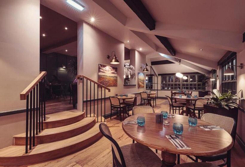 Longlands Inn & Cottages