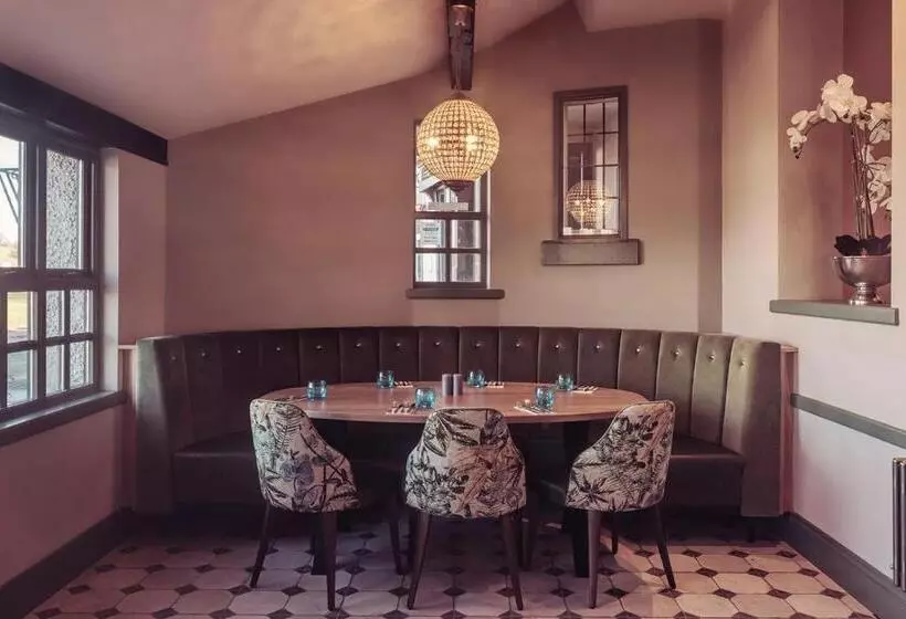 Longlands Inn & Cottages