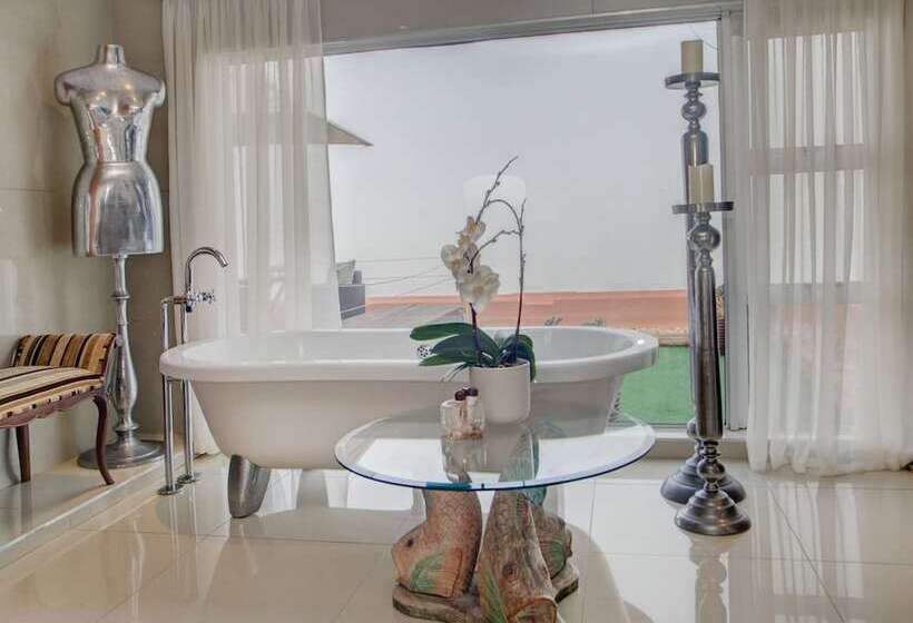 פנסיון Xanadu Guest Villa