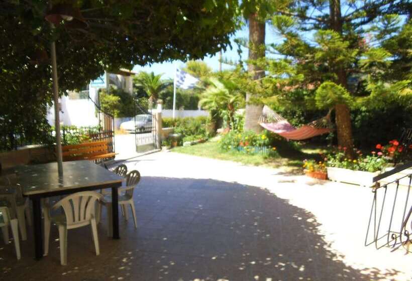 Villa Xenos Studios & Apartments