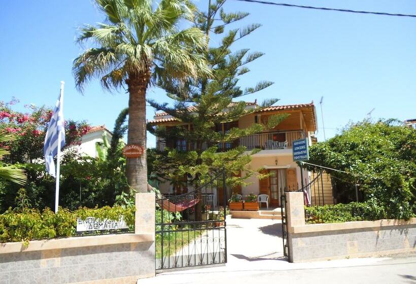 Villa Xenos Studios & Apartments