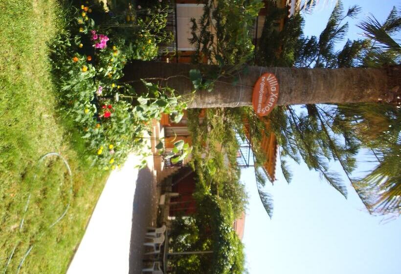 Villa Xenos Studios & Apartments
