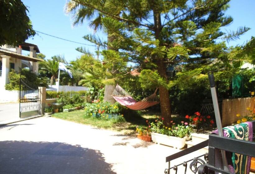 Villa Xenos Studios & Apartments