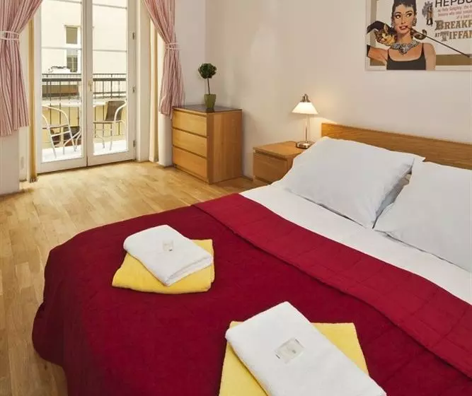 Picasso Apartments Prague
