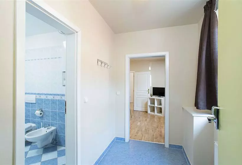 Picasso Apartments Prague
