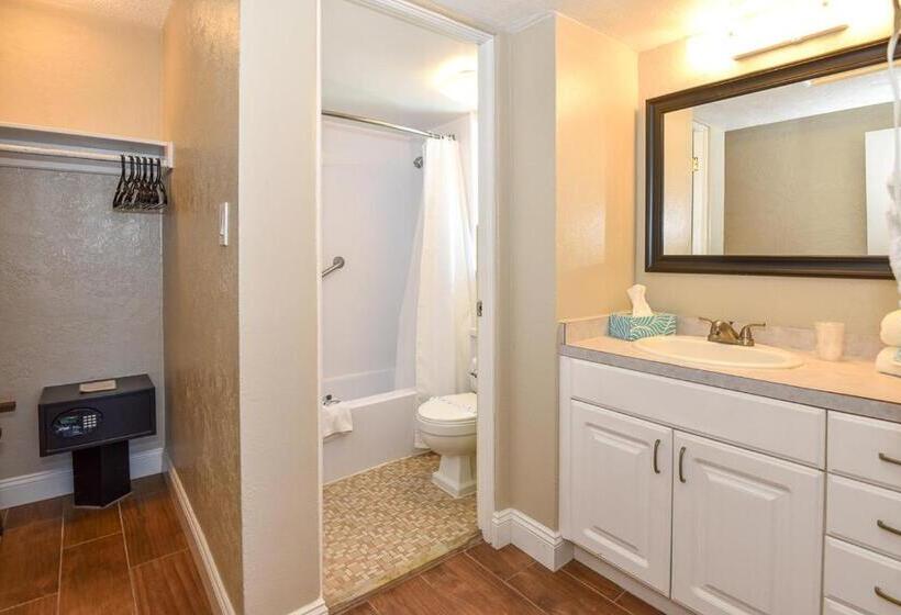 Cove Motel Oceanfront