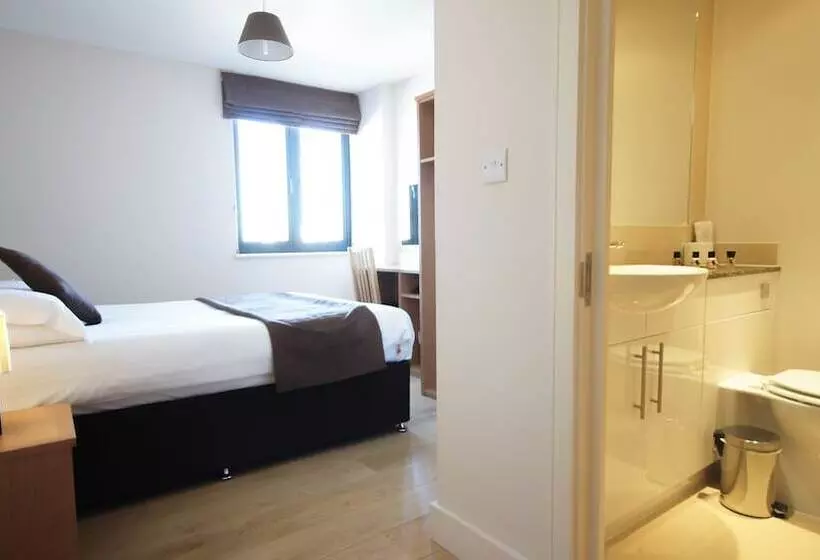 Crompton House Apartments