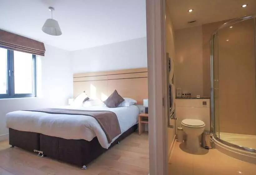 Crompton House Apartments