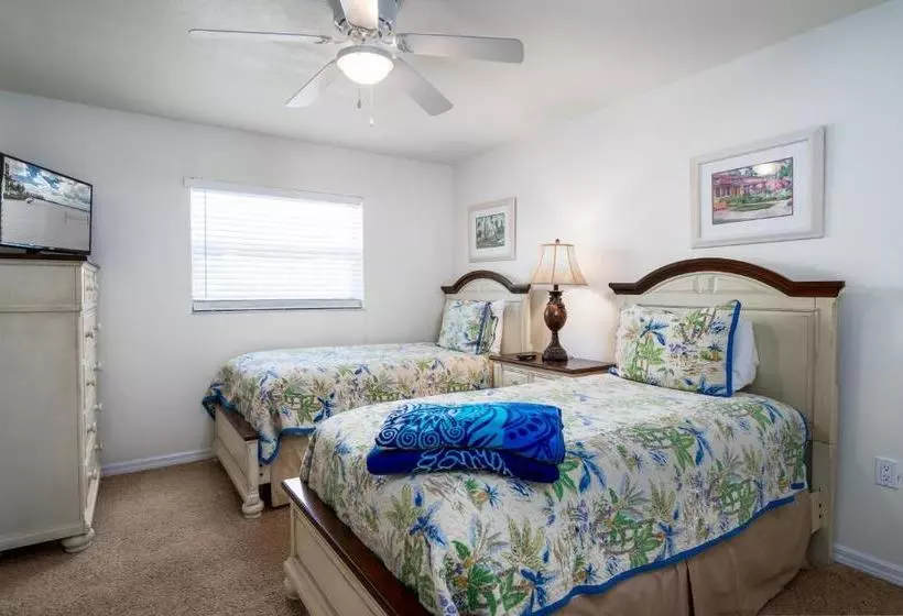 Gulf Breeze Condos