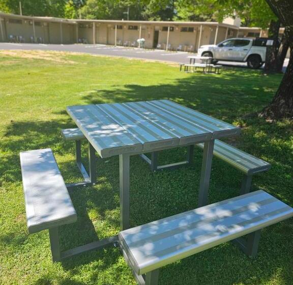 Hotelli Bright Motor Inn