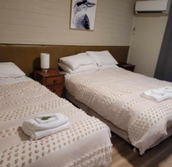 Hotelli Bright Motor Inn