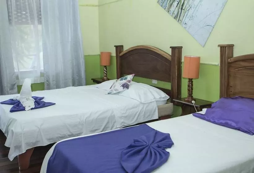 Hotelli Caribbean Paradise Eco Lodge