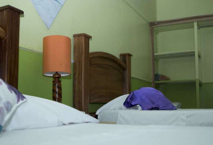 هتل Caribbean Paradise Eco Lodge