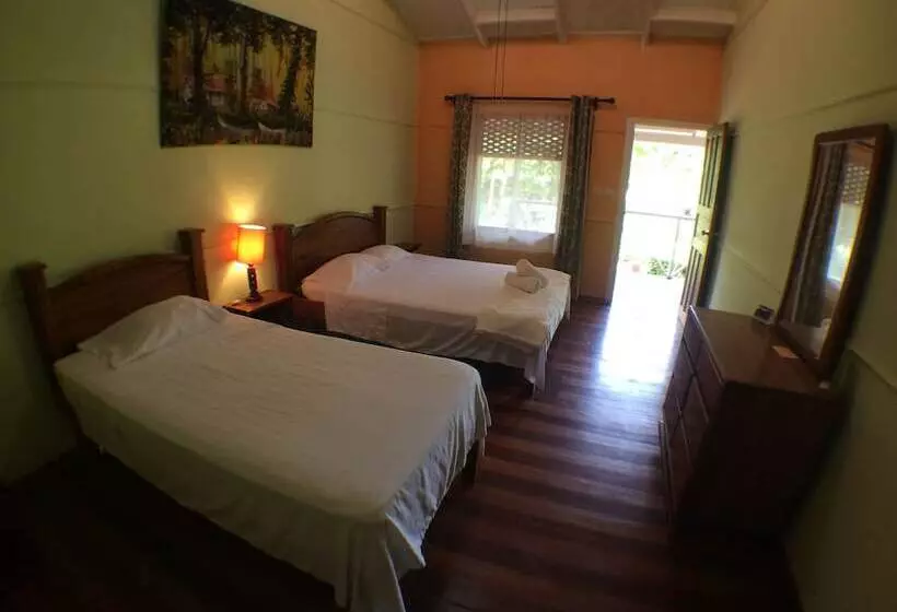 Hotelli Caribbean Paradise Eco Lodge