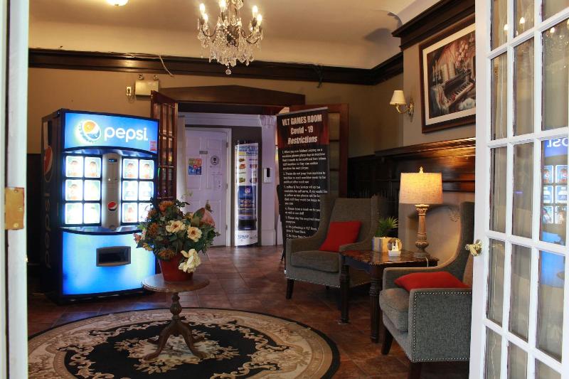 Отель Harbourview Inn And Suites