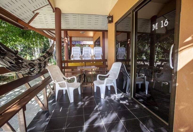 فندق Lanta Pearl Beach Resort