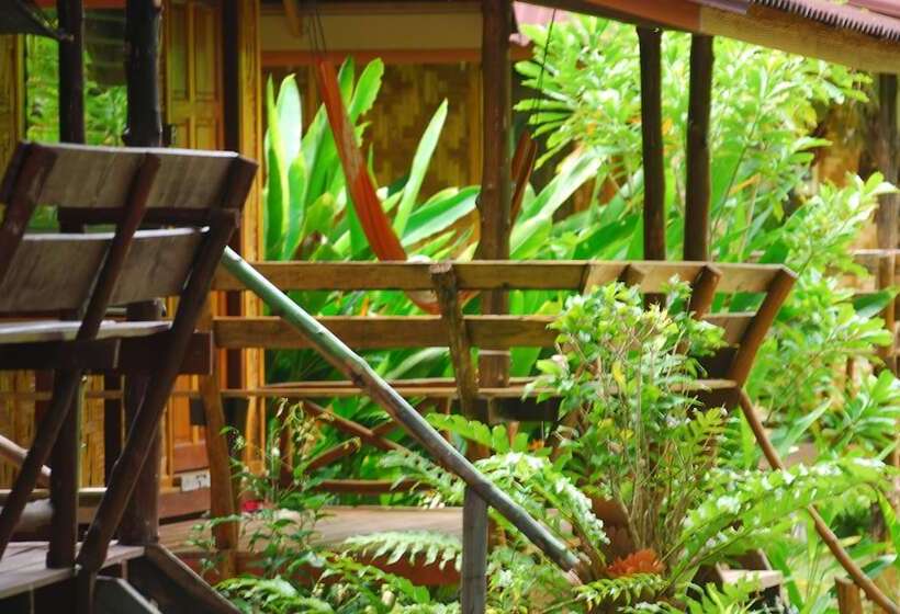 فندق Lanta Pearl Beach Resort