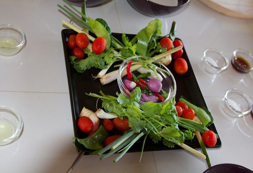 فندق Lanta Pearl Beach Resort